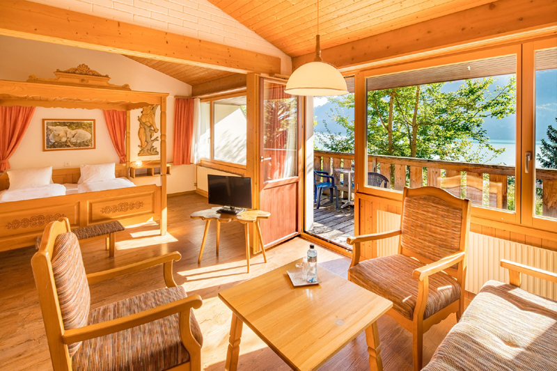 Hotel Lindenhof Brienz - Panoramic Lake Views and Wellness Retreat in Brienz, Switzerland
