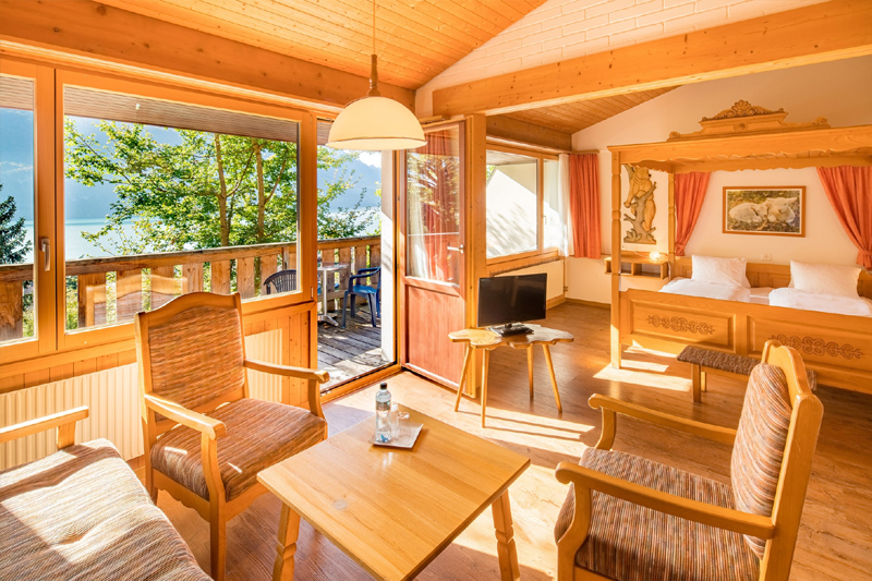Hotel Lindenhof Brienz - Panoramic Lake Views and Wellness Retreat in Brienz, Switzerland